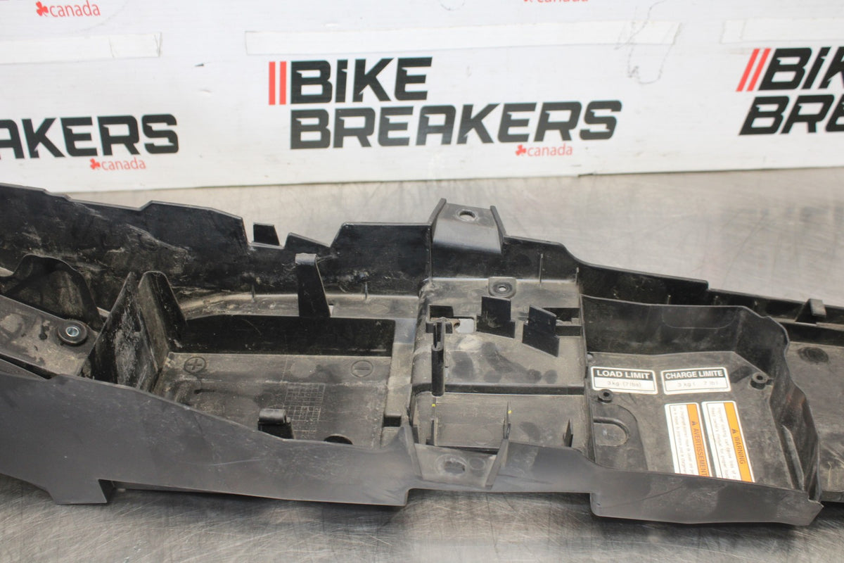 15-17 YAMAHA FJ09 REAR BACK TAIL UNDERTAIL BATTERY TRAY PLASTIC BB906