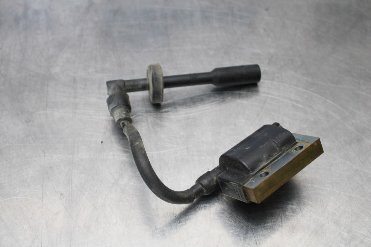 17-22 KTM 390 DUKE IGNITION COIL SPARK PLUG CAP  BB180