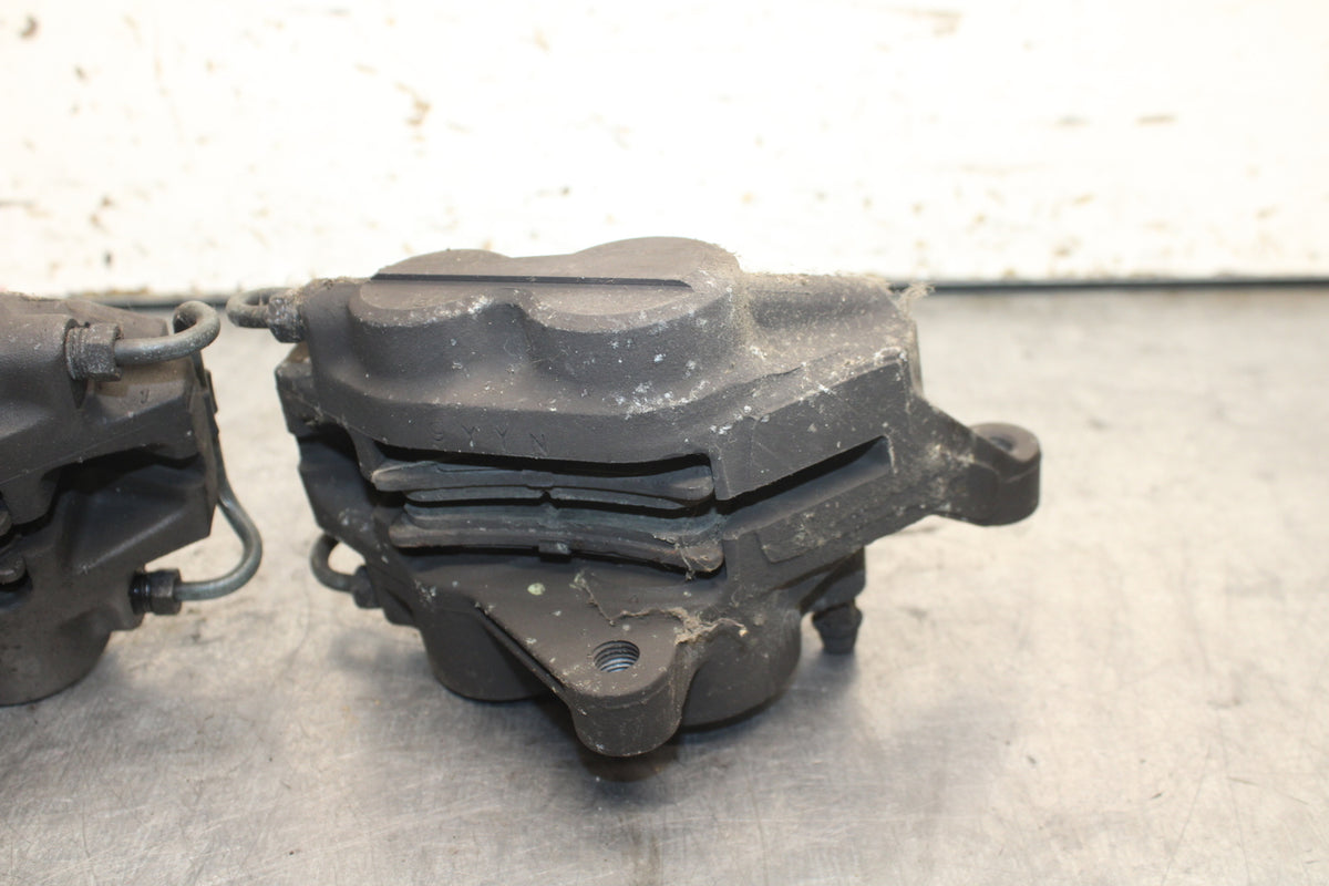96-07 YAMAHA YZF600R RIGHT LEFT FRONT BRAKE CALIPER SET PAIR CALIPERS  BB746