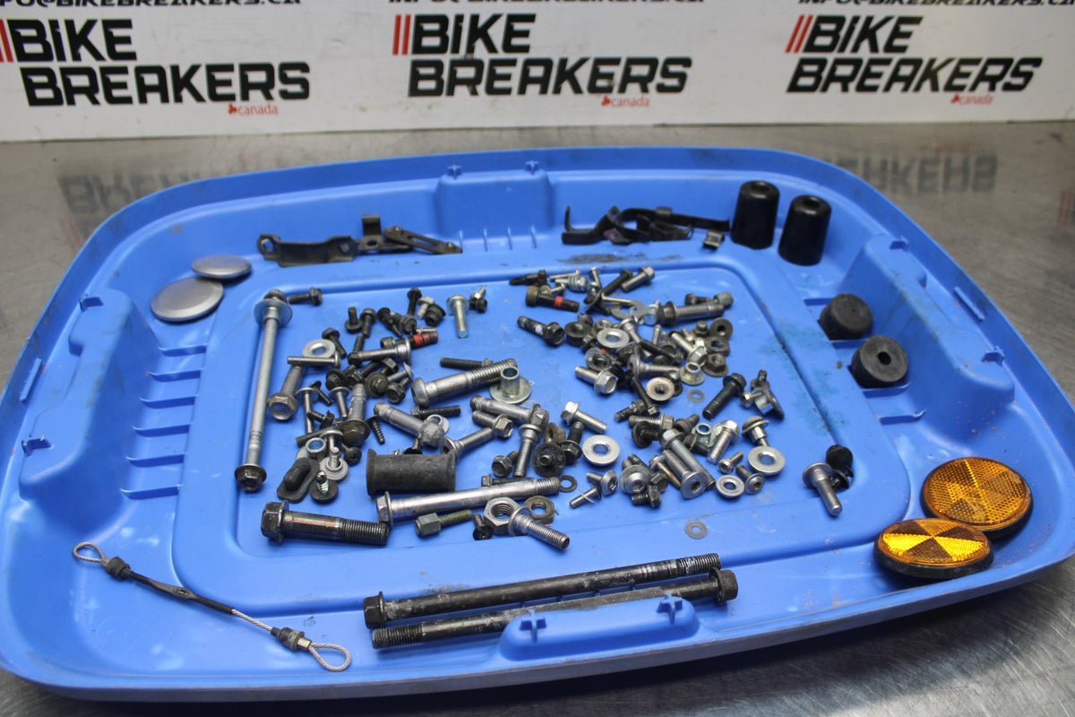 06 KAWASAKI NINJA 650 EX650 BOLTS HARDWARE MOTOR SCREWS BB823