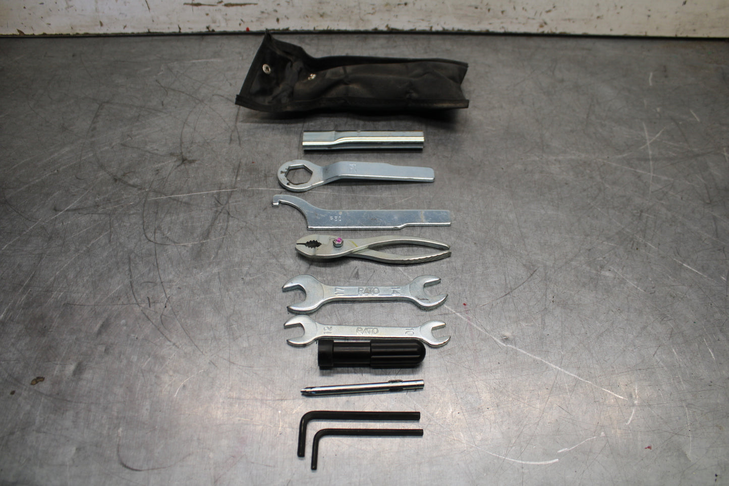 19-22 KAWASAKI Z400 STOCK TOOLS OEM TOOL BAG KIT SET BB708