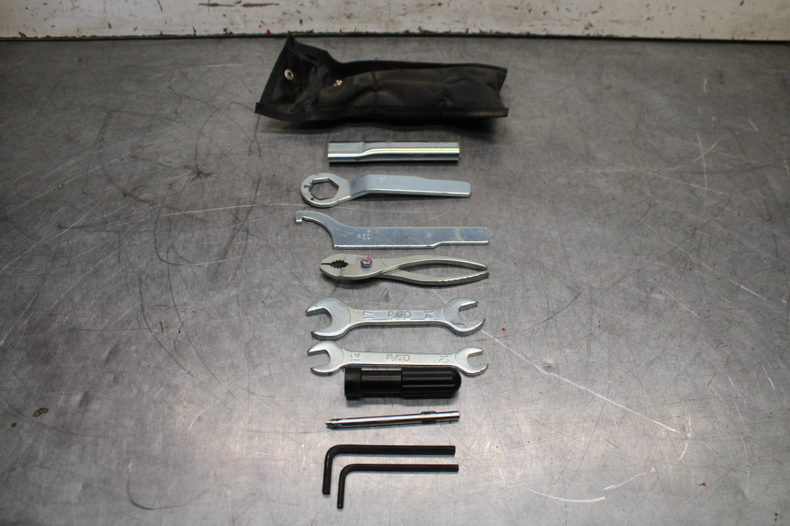 19-22 KAWASAKI Z400 STOCK TOOLS OEM TOOL BAG KIT SET BB708