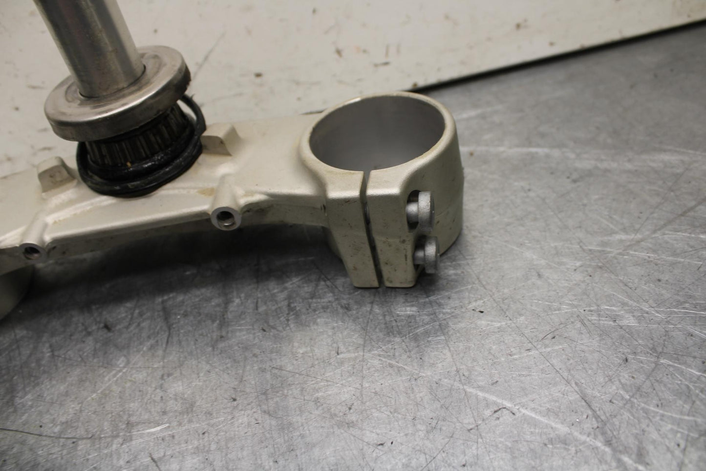 16-18 KTM 690 DUKE FRONT FORKS CLAMP LOWER TRIPLE TREE STEM BB631