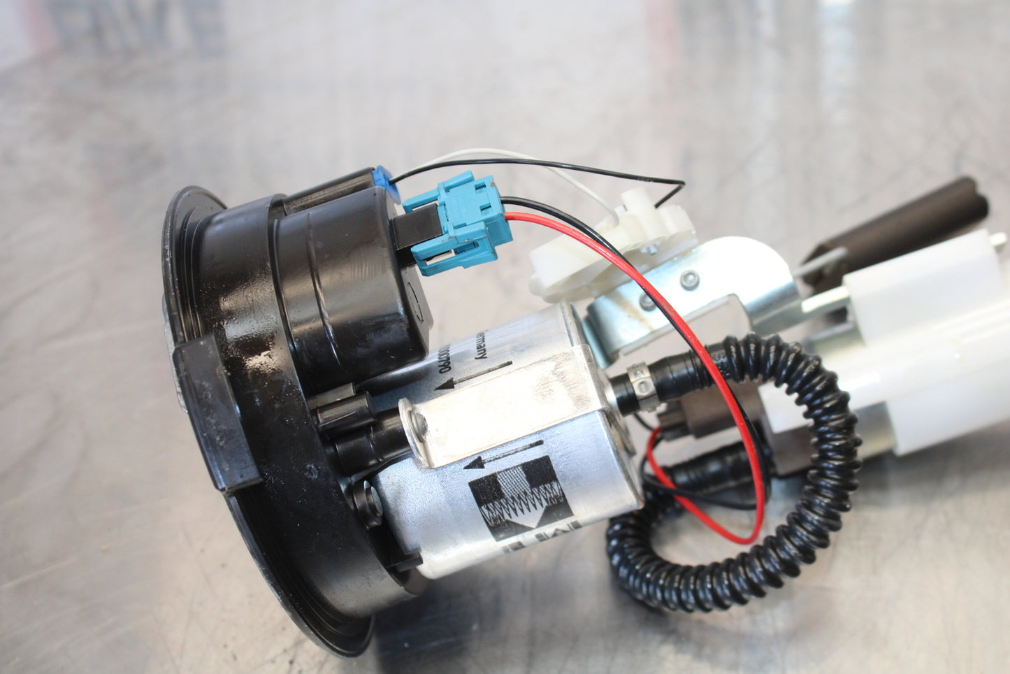 06-12 BMW F800ST FUEL PUMP GAS PETROL SENDER UNIT BB144