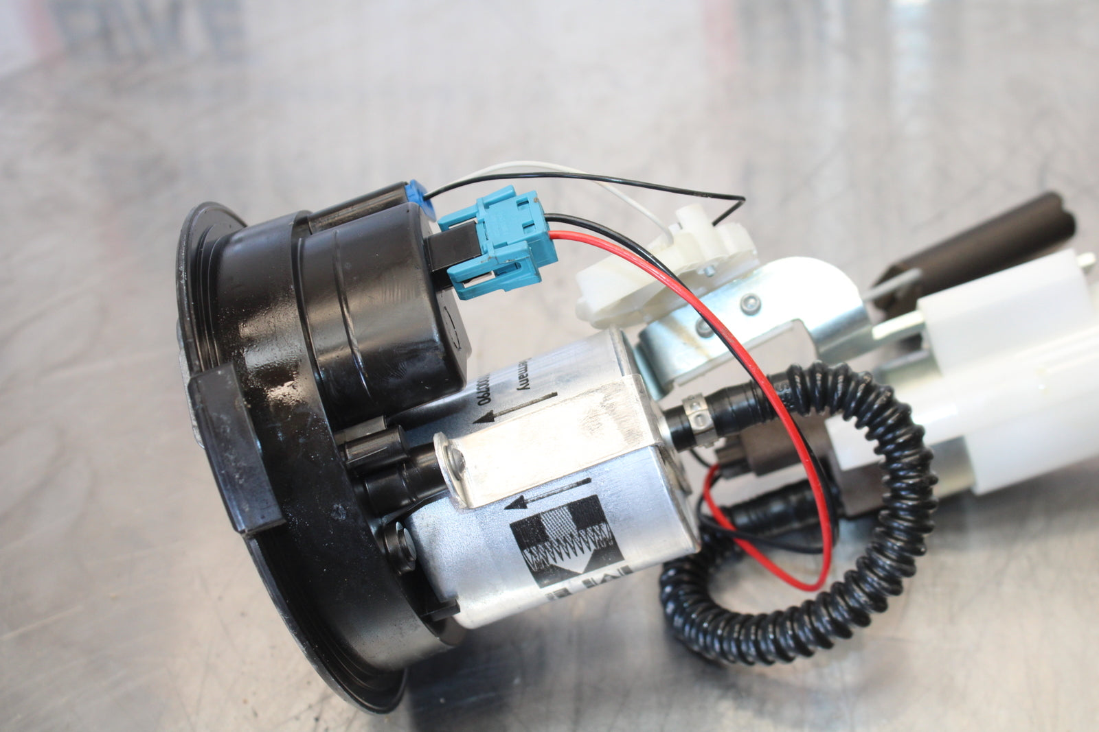 06-12 BMW F800ST FUEL PUMP GAS PETROL SENDER UNIT BB144