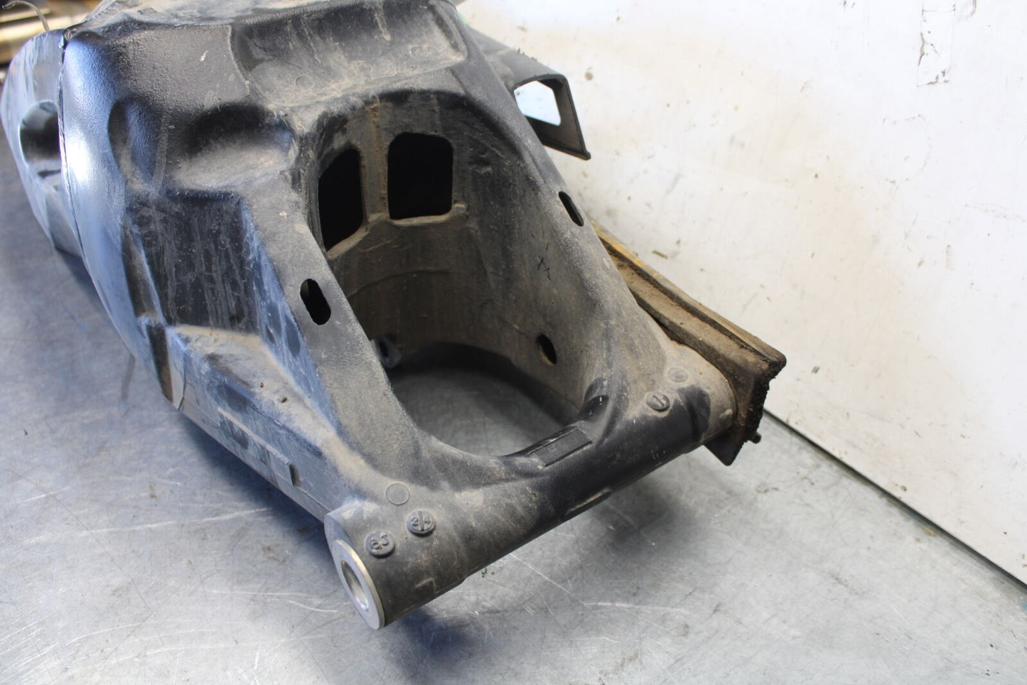 06-07 SUZUKI GSXR 600 REAR SWINGARM BACK SUSPENSION SWING ARM BB694