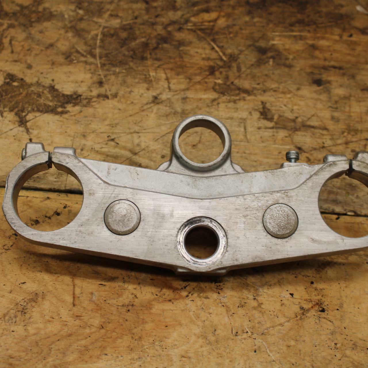 91-93 YAMAHA FZR1000 FORKS UPPER TRIPLE TREE CLAMP BB339