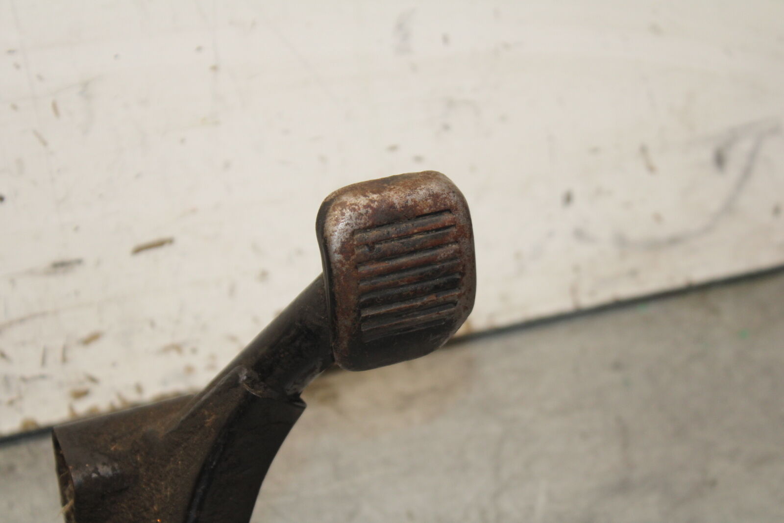 04-05 SUZUKI KATANA 750 GSX750F CENTER MAIN STAND BB110