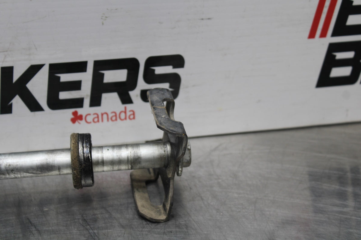 09 KAWASAKI NINJA 250R REAR AXLE BACK WHEEL RIM PIVOT BOLT AXEL BB824