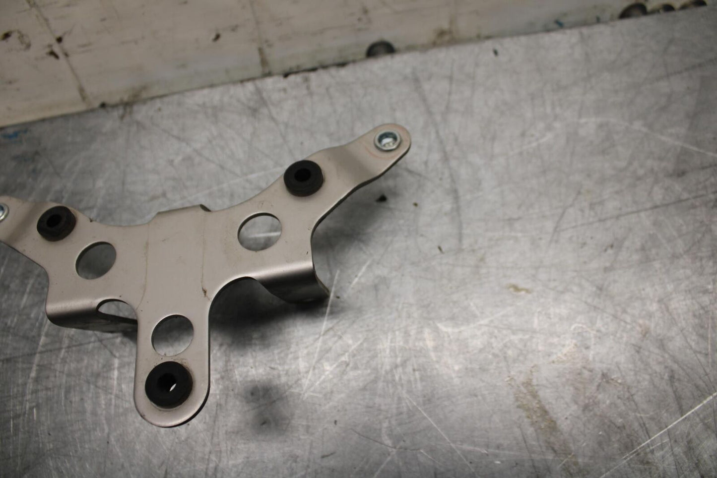 07-08 KAWASAKI CONCOURS 1400 ABS GAUGES STAY BRACKET BB449