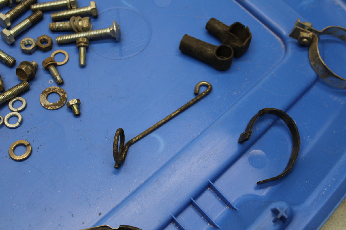 78 SUZUKI GS550E MOUNTING BOLTS HARDWARE MOTOR SCREWS BB133