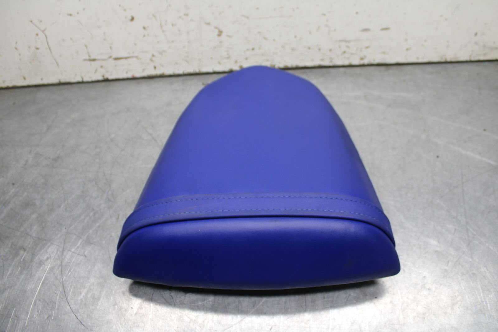 05-06 SUZUKI GSXR1000 REAR BACK PASSENGER TANDEM SEAT PAD SADDLE PILLION BB172