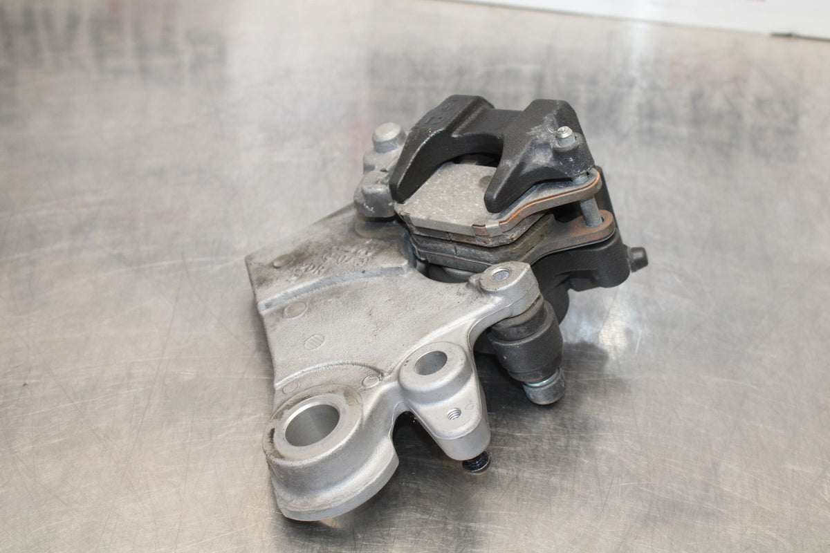 22-25 YAMAHA YZF R7 REAR BACK BRAKE CALIPER W MOUNT BRACKET BB182