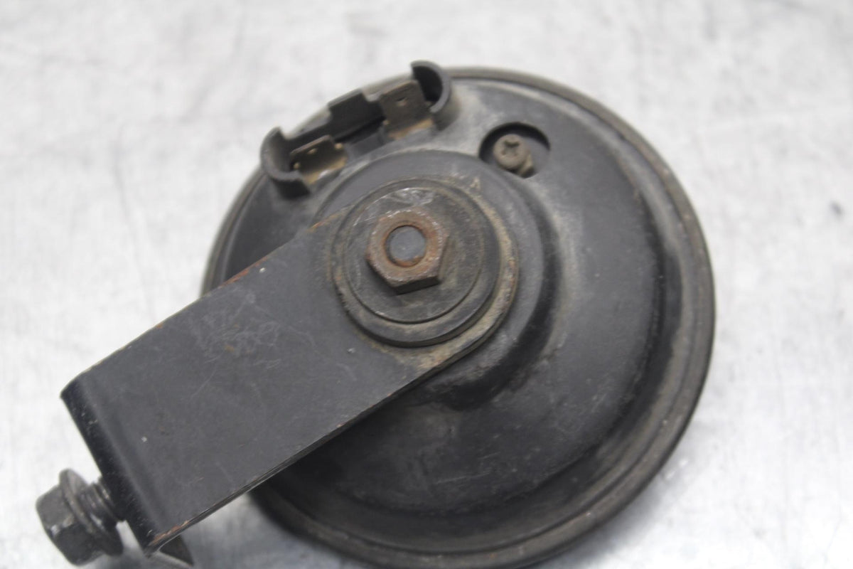 84-86 KAWASAKI GPZ900 HORN SIGNAL BB84