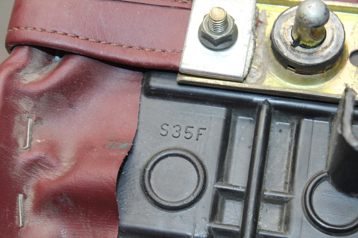00 SUZUKI GSXR750 REAR BACK PASSENGER TANDEM SEAT PAD SADDLE PILLION BB820