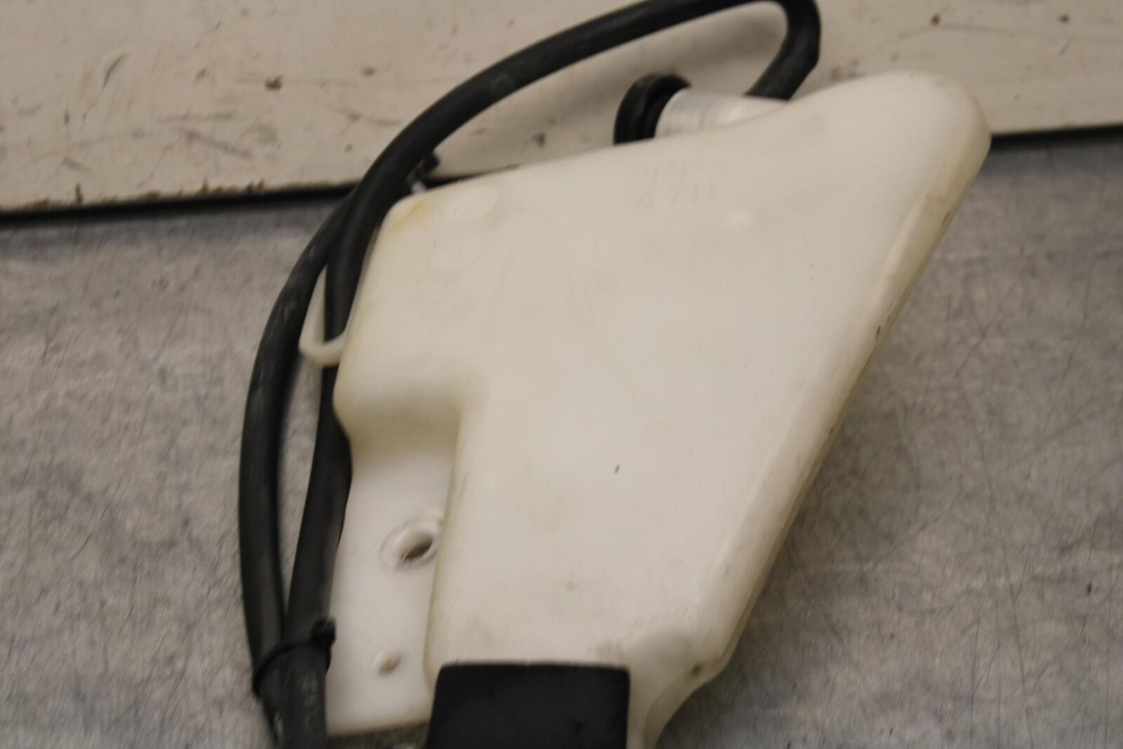 2011 Suzuki GSXR1000 COOLANT WATER TANK RESERVOIR BOTTLE 17910-47H00 BB96