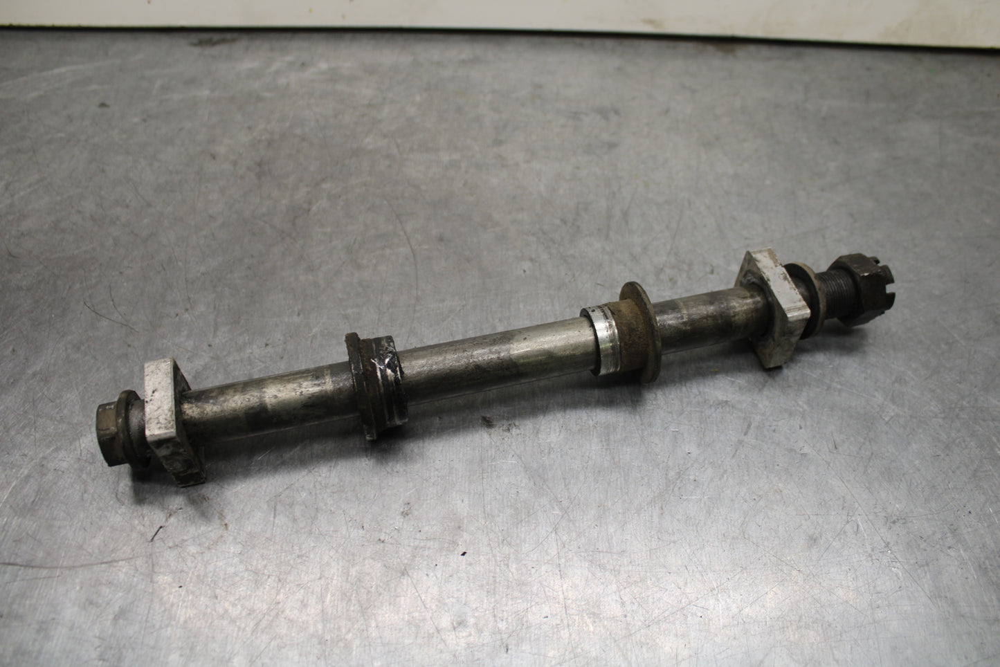 93-94 KAWASAKI NINJA ZX7R REAR AXLE BACK WHEEL RIM PIVOT BOLT AXEL BB122