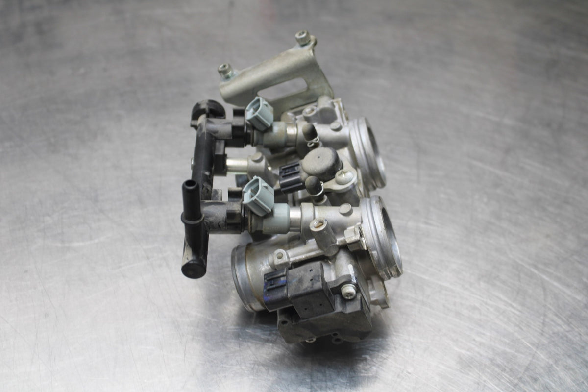 17-18 YAMAHA YZF R3 MAIN FUEL INJECTORS / THROTTLE BODIES BB813