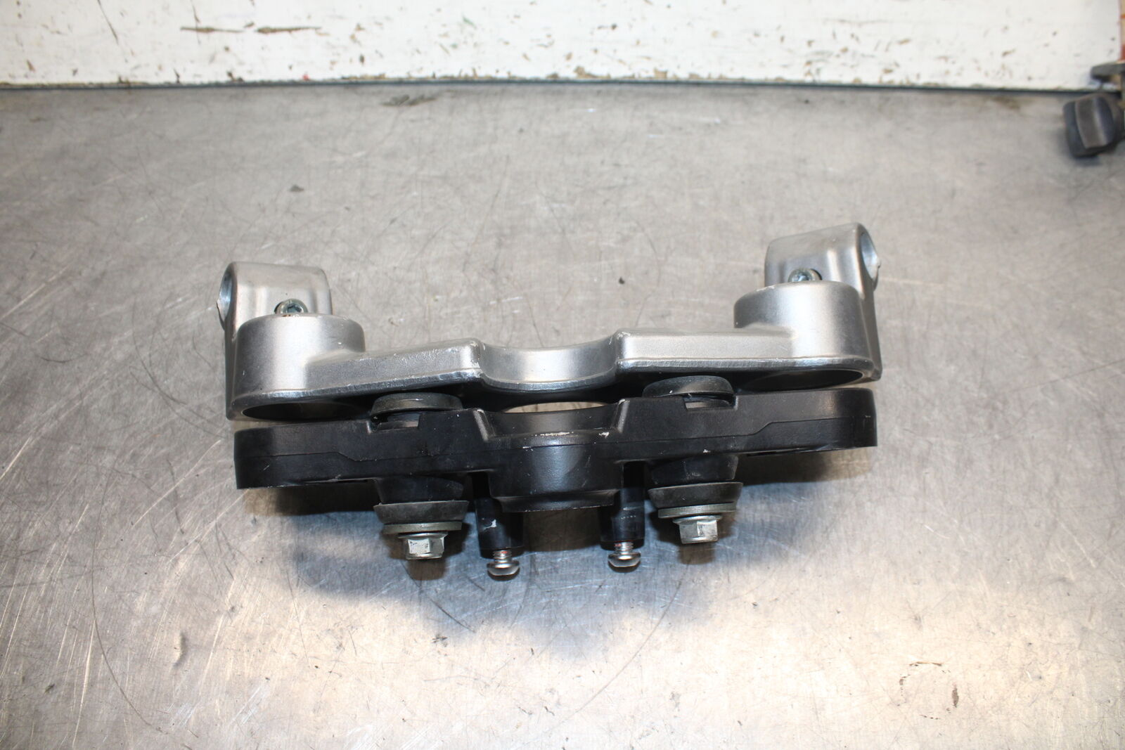 04-05 SUZUKI KATANA 750 GSX750F FORKS UPPER TRIPLE TREE CLAMP BB110