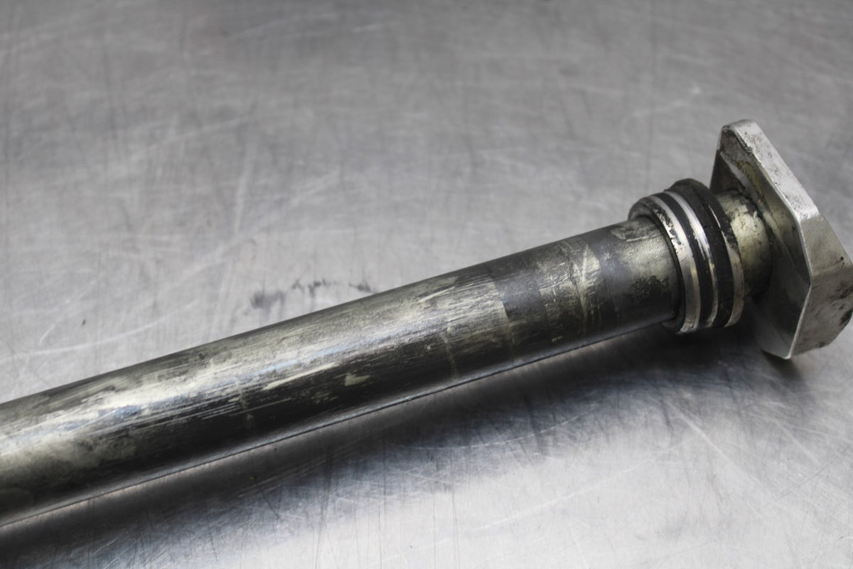 06-07 SUZUKI GSXR 600 REAR AXLE BACK WHEEL RIM PIVOT BOLT AXEL BB822