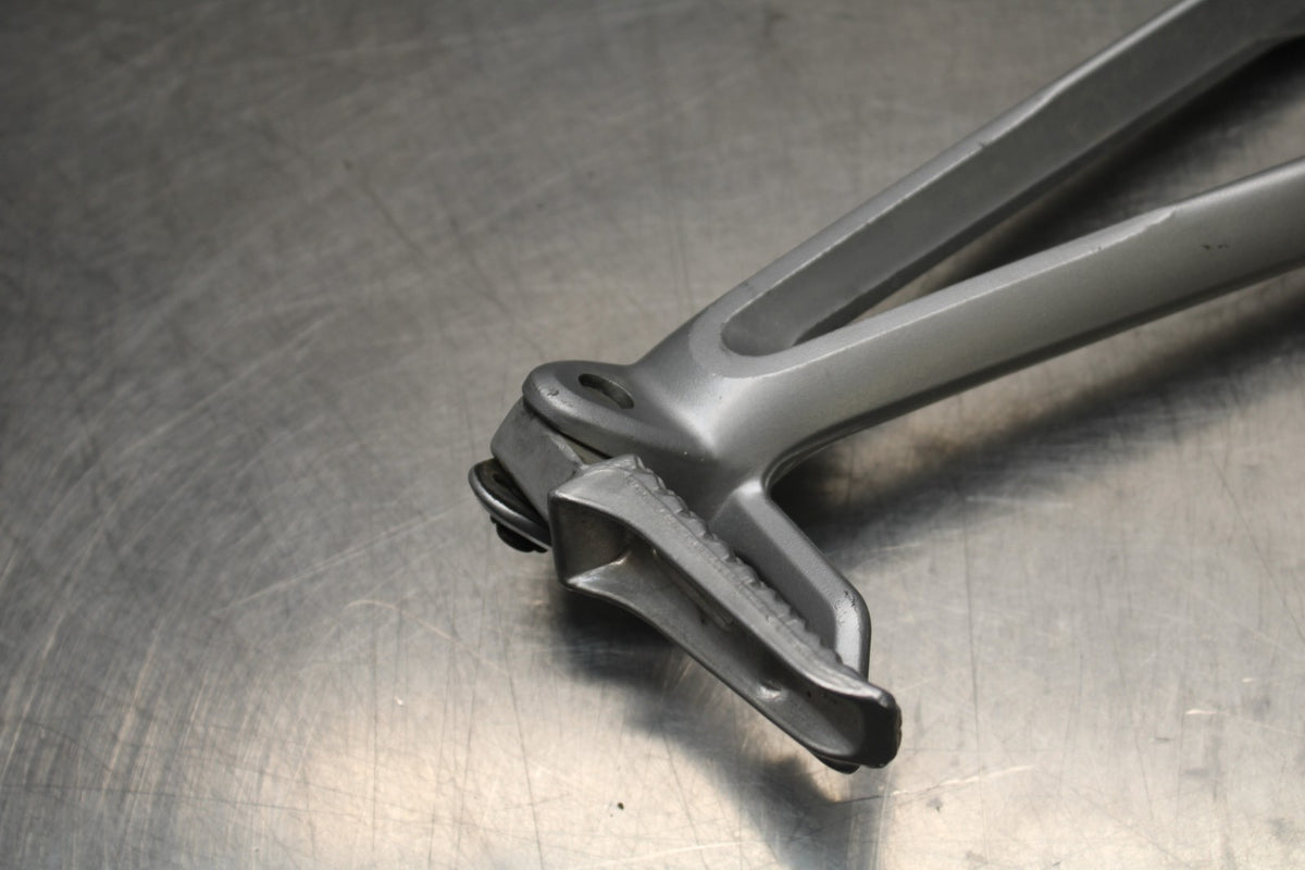 06-07 SUZUKI GSXR 600 LEFT REAR BACK PASSENGER PEG BB822