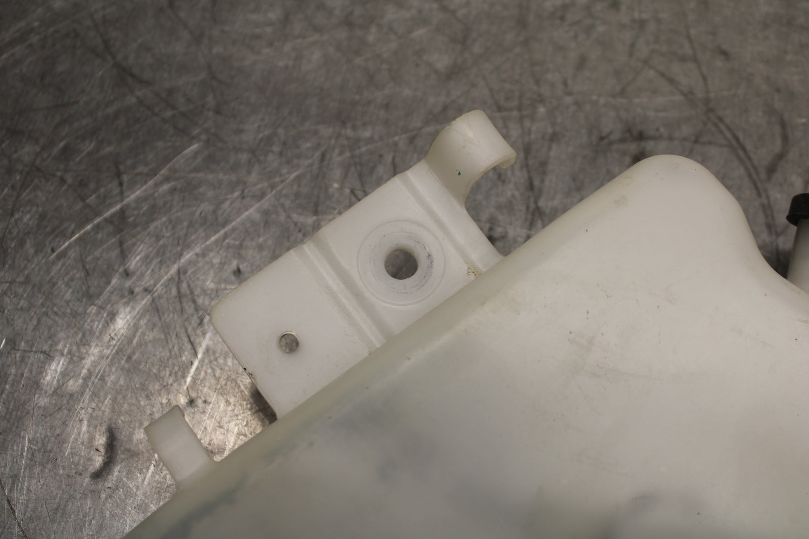 13 SUZUKI GSXR750 COOLANT WATER TANK RESERVOIR BOTTLE BB110