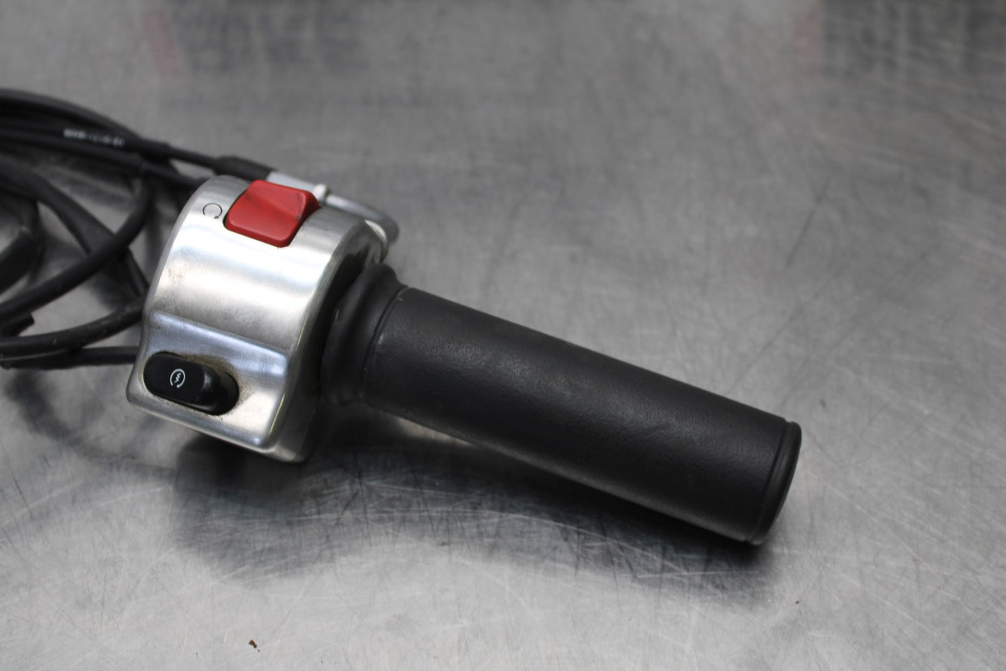 08 KAWASAKI VULCAN 900 RIGHT CLIP ON HANDLE KILL OFF START SWITCH SWITCHES BB184