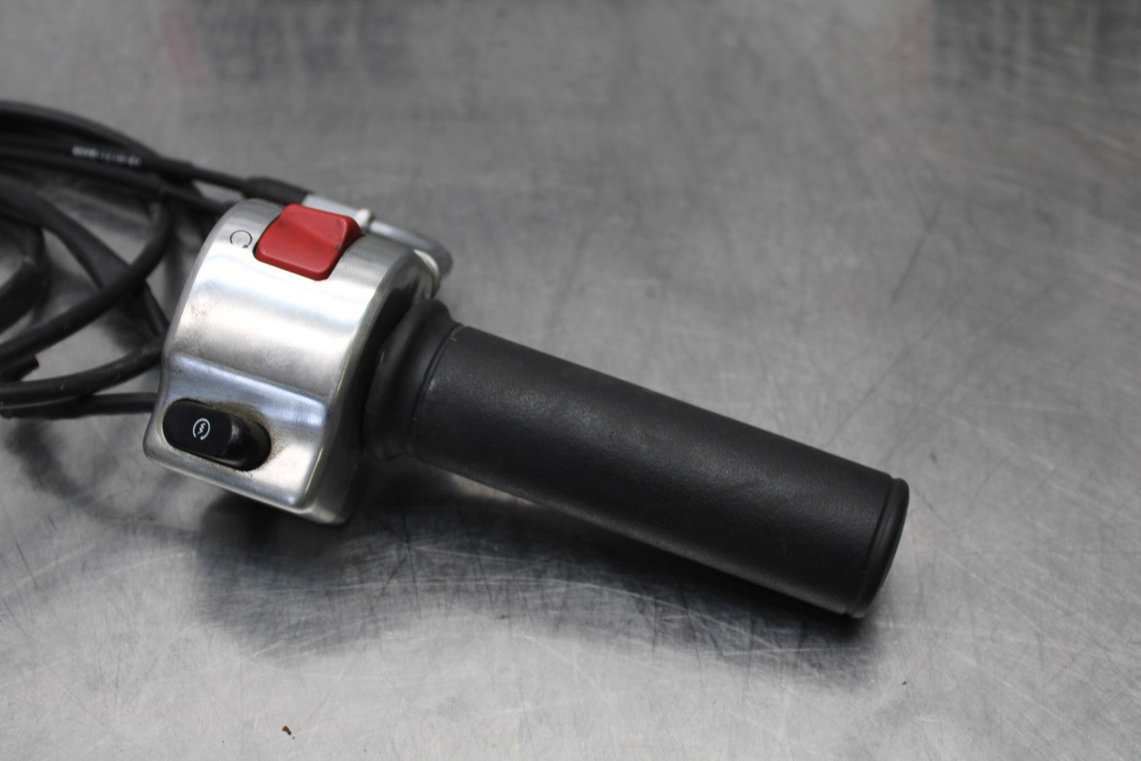 08 KAWASAKI VULCAN 900 RIGHT CLIP ON HANDLE KILL OFF START SWITCH SWITCHES BB184