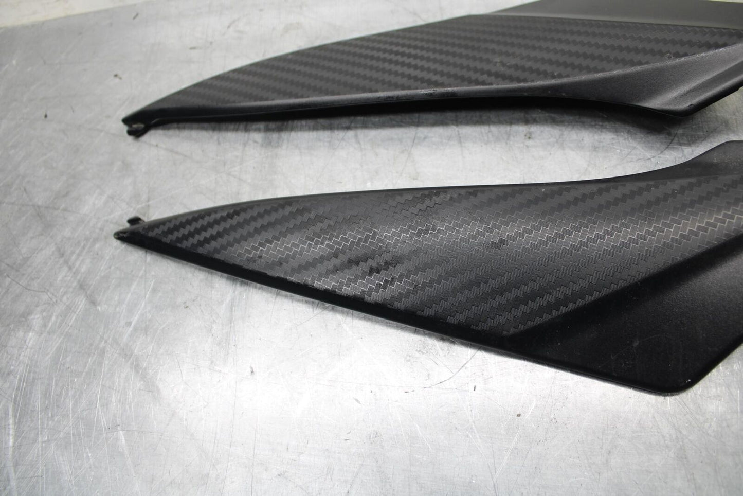 11-21 SUZUKI GSXR750 GAS FUEL TANK PANELS COVERS TRIM SET COWLS  BB492
