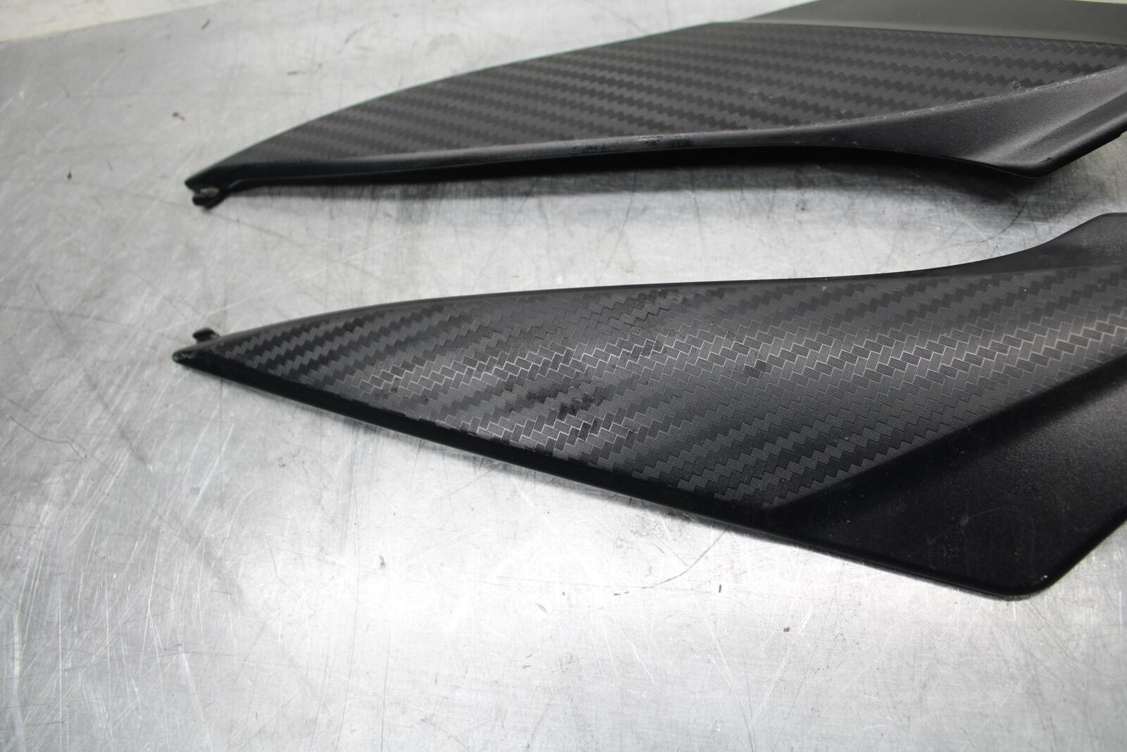 11-21 SUZUKI GSXR750 GAS FUEL TANK PANELS COVERS TRIM SET COWLS  BB492