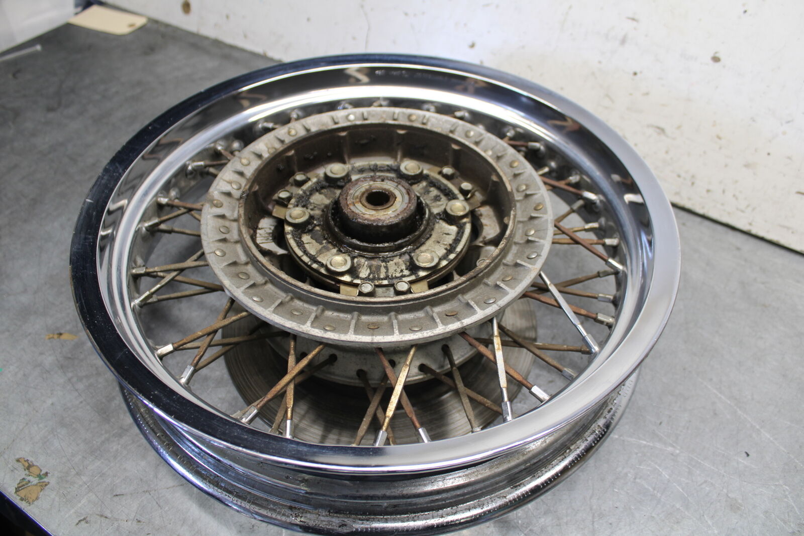 85-86 SUZUKI MADURA 1200 REAR WHEEL REAR RIM  BB691