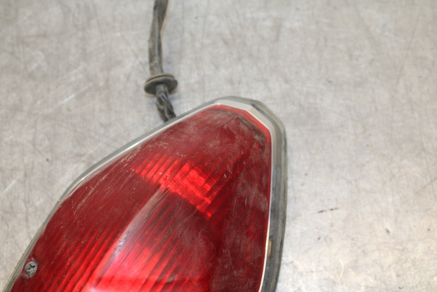 02-04 HONDA VTX1800S TAILLIGHT REAR TAIL BRAKE LIGHT BB712