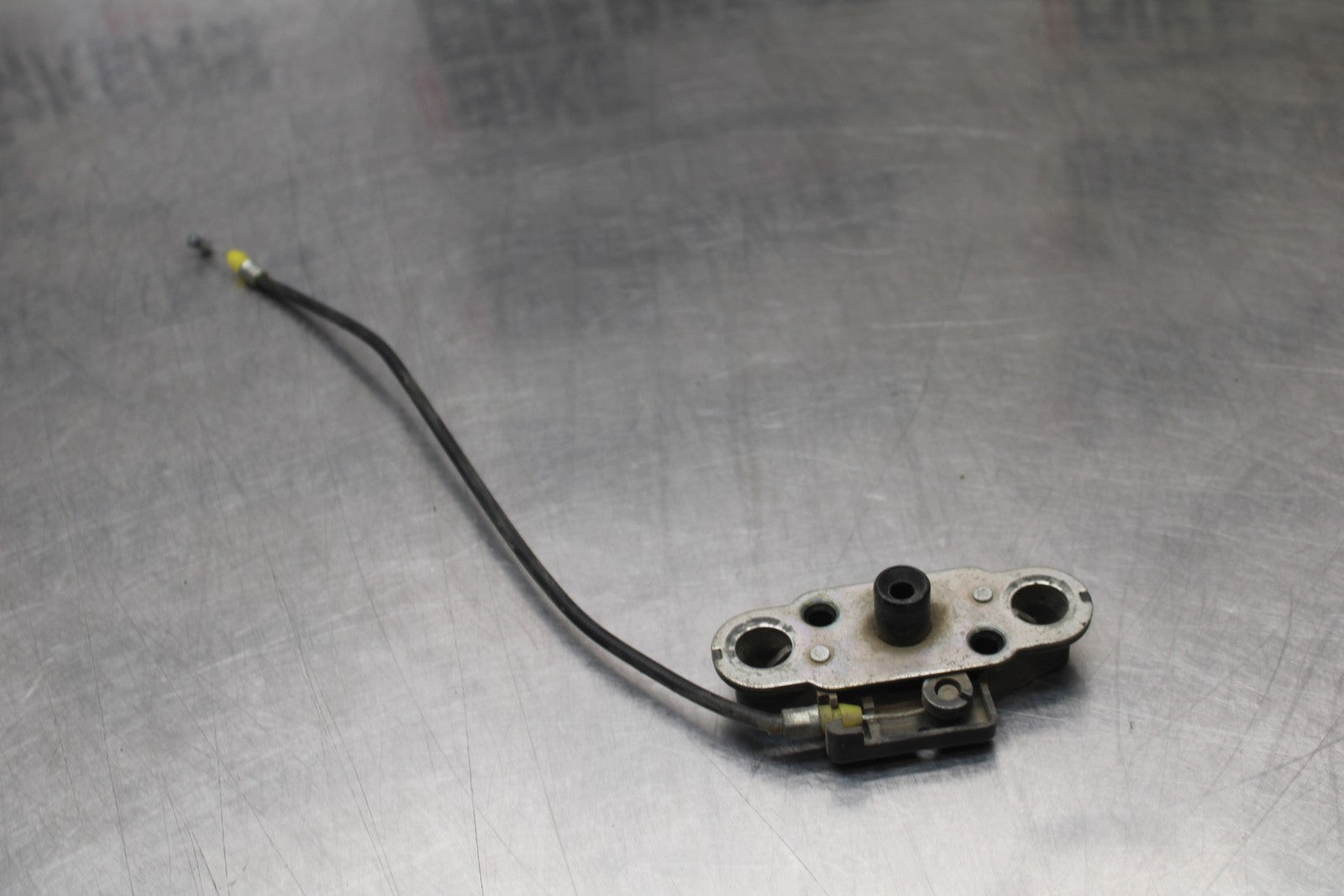 07-08 KAWASAKI NINJA ZX6R REAR PASSENGER SEAT LATCH LOCK ASSEMBLY BB203