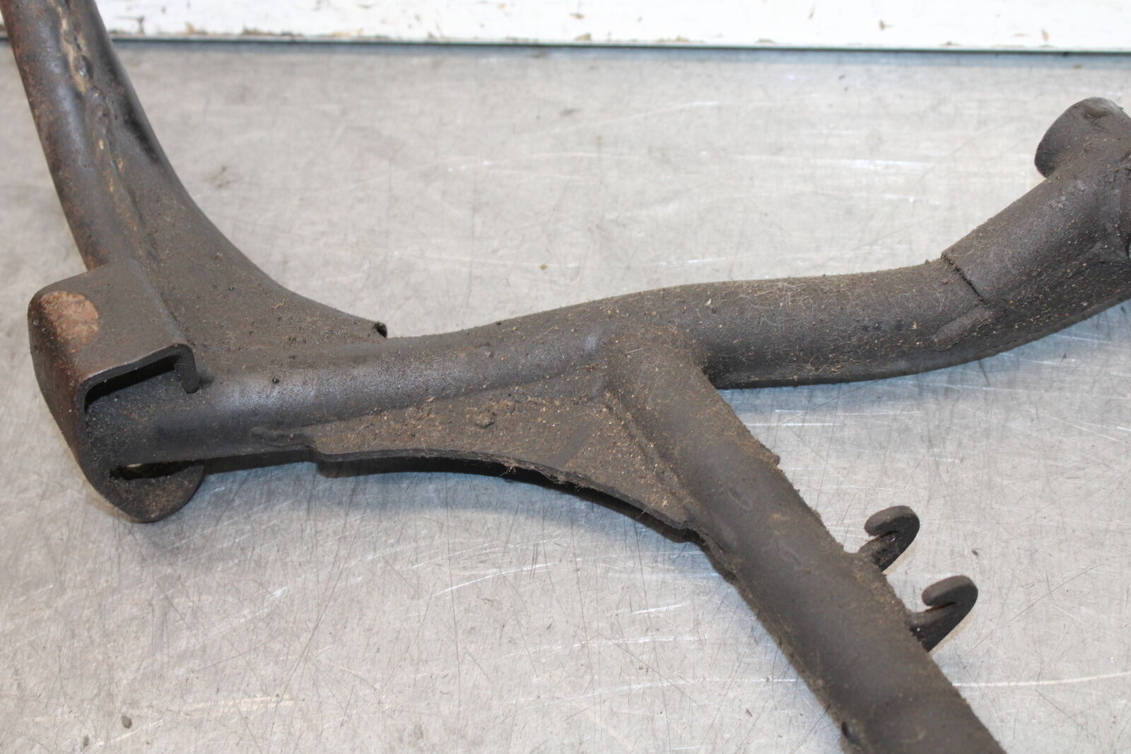 85-86 SUZUKI MADURA 1200 CENTER MAIN STAND  BB691