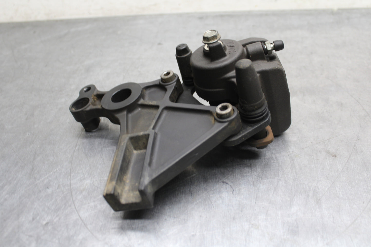 12-17 KAWASAKI NINJA 650 REAR BACK BRAKE CALIPER W MOUNT BRACKET BB129