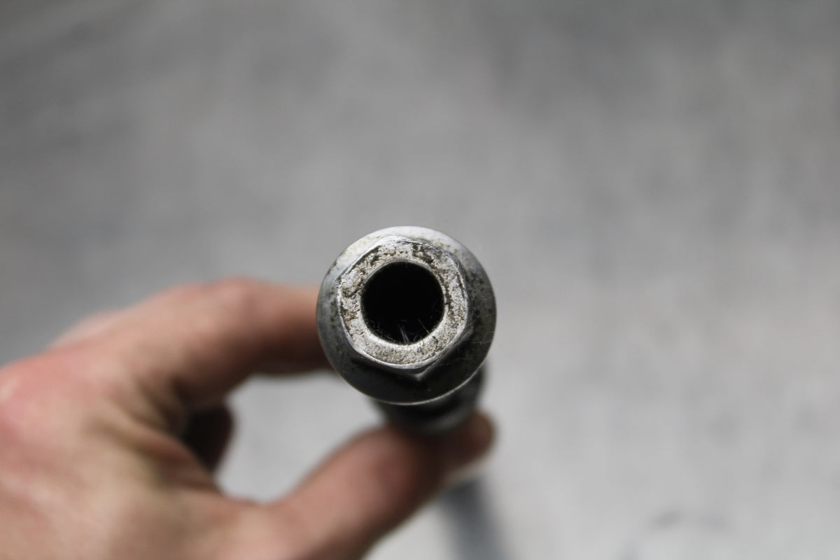 96-07 YAMAHA YZF600R FRONT WHEEL RIM AXLE PIVOT BOLT BB158