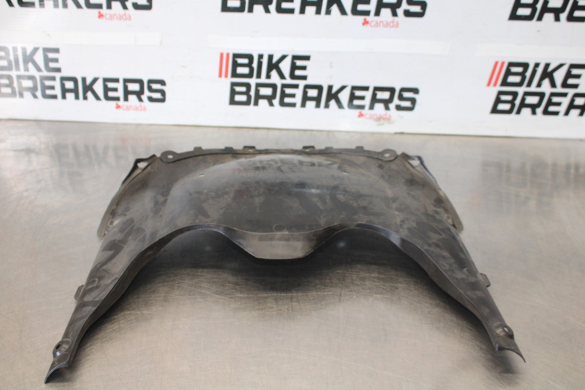 11-26 SUZUKI GSXR750 LOWER FRONT UPPER INNER HEADLIGHT COWL FAIRING  BB882