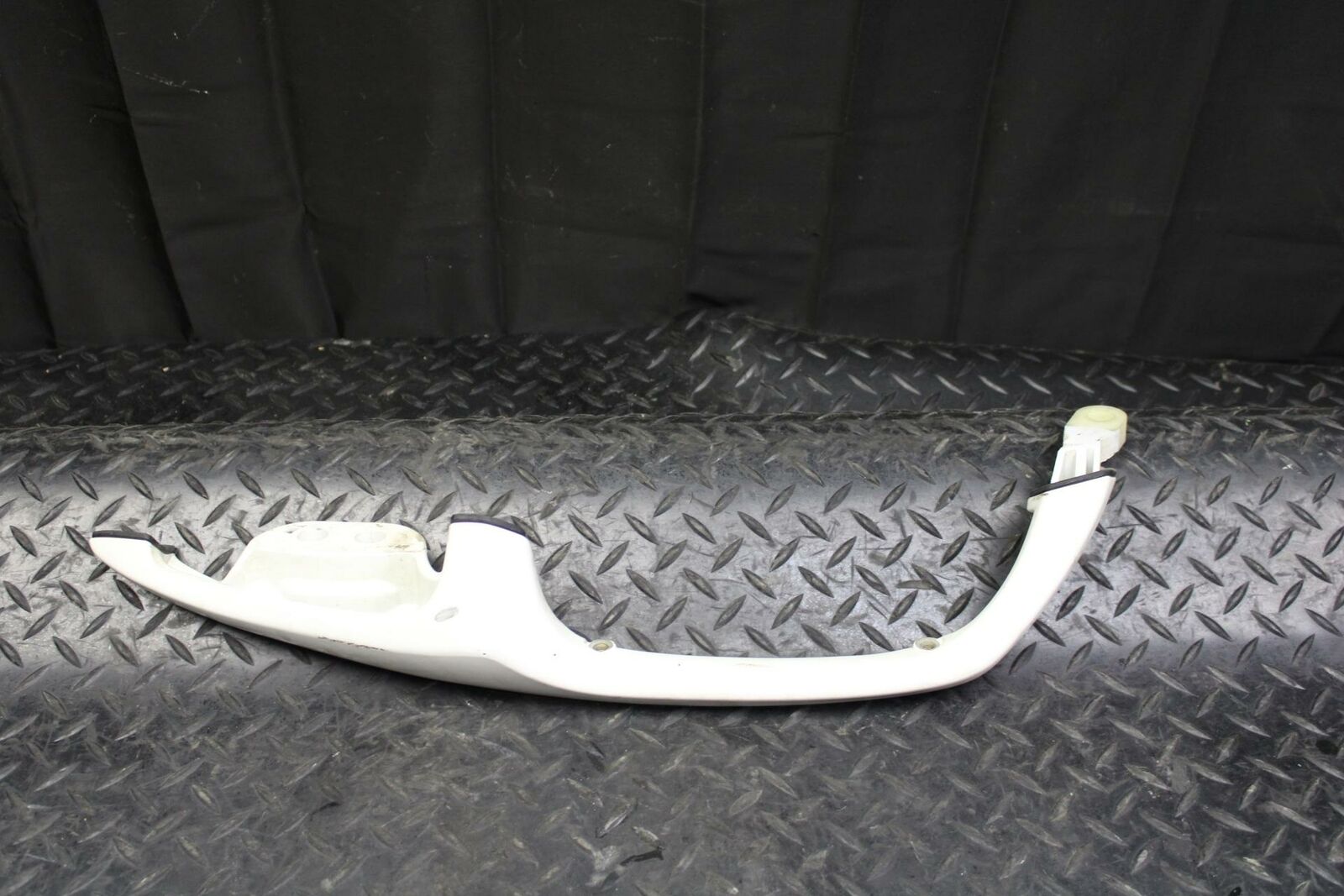 07 SUZUKI BURGMAN 650 RIGHT PASSENGER REAR SEAT GRAB BAR HANDLE BB183