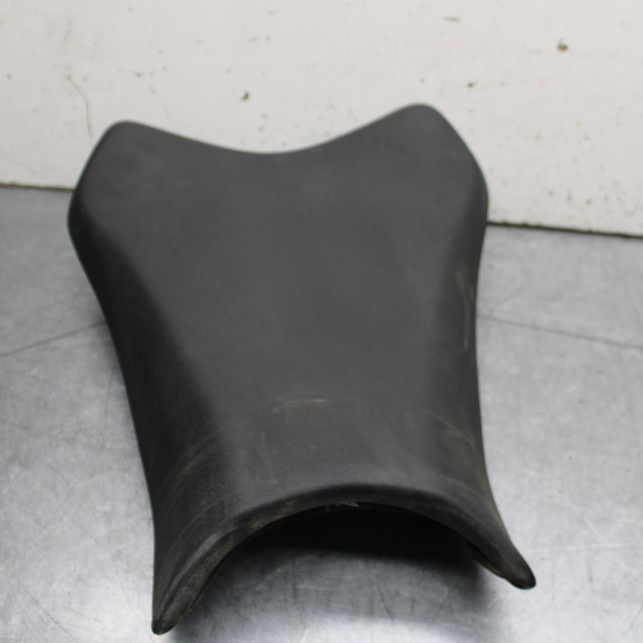 21 KAWASAKI NINJA ZX6R FRONT DRIVERS SEAT PAD SADDLE PILLION 53066-0606-MA BB647