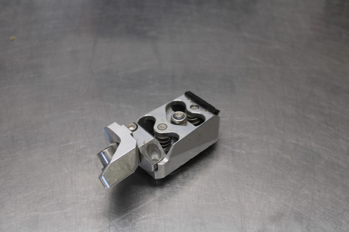 19 BMW F750GS AFTERMARKET RIGHT FRONT FOOT REST PEG STEP BB938