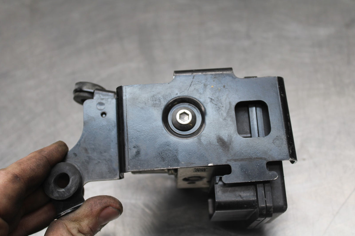 24-25 KAWASAKI NINJA ZX6R ABS PUMP UNIT MODULE BB785-CH