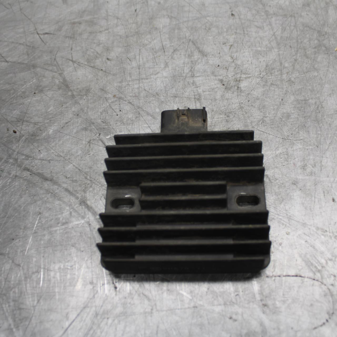 07 YAMAHA YZF R6 RECTIFIER VOLTAGE REGULATOR 4XY-81960-00-00 BB495