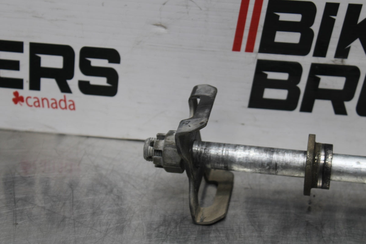 09 KAWASAKI NINJA 250R REAR AXLE BACK WHEEL RIM PIVOT BOLT AXEL BB824