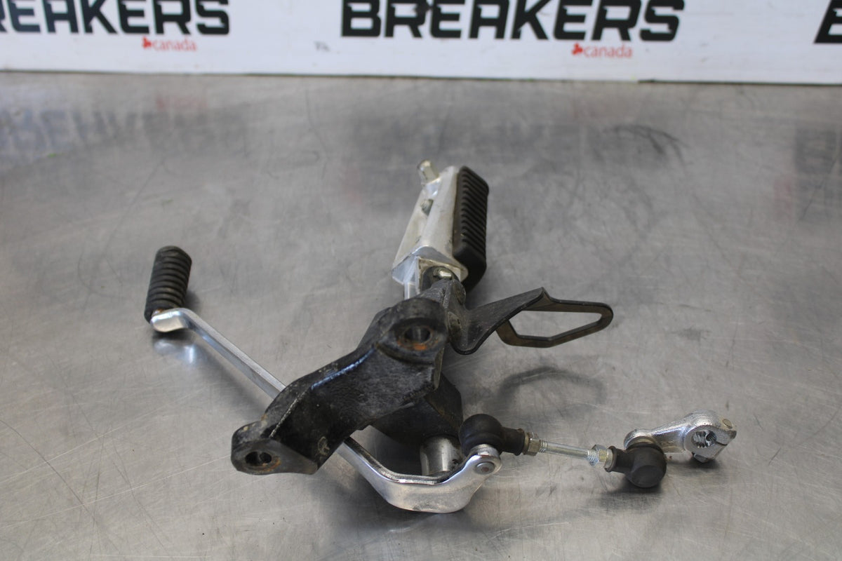 07 SUZUKI BOULEVARD M50 LEFT FRONT FOOT REST PEG STEP SHIFTER BB897