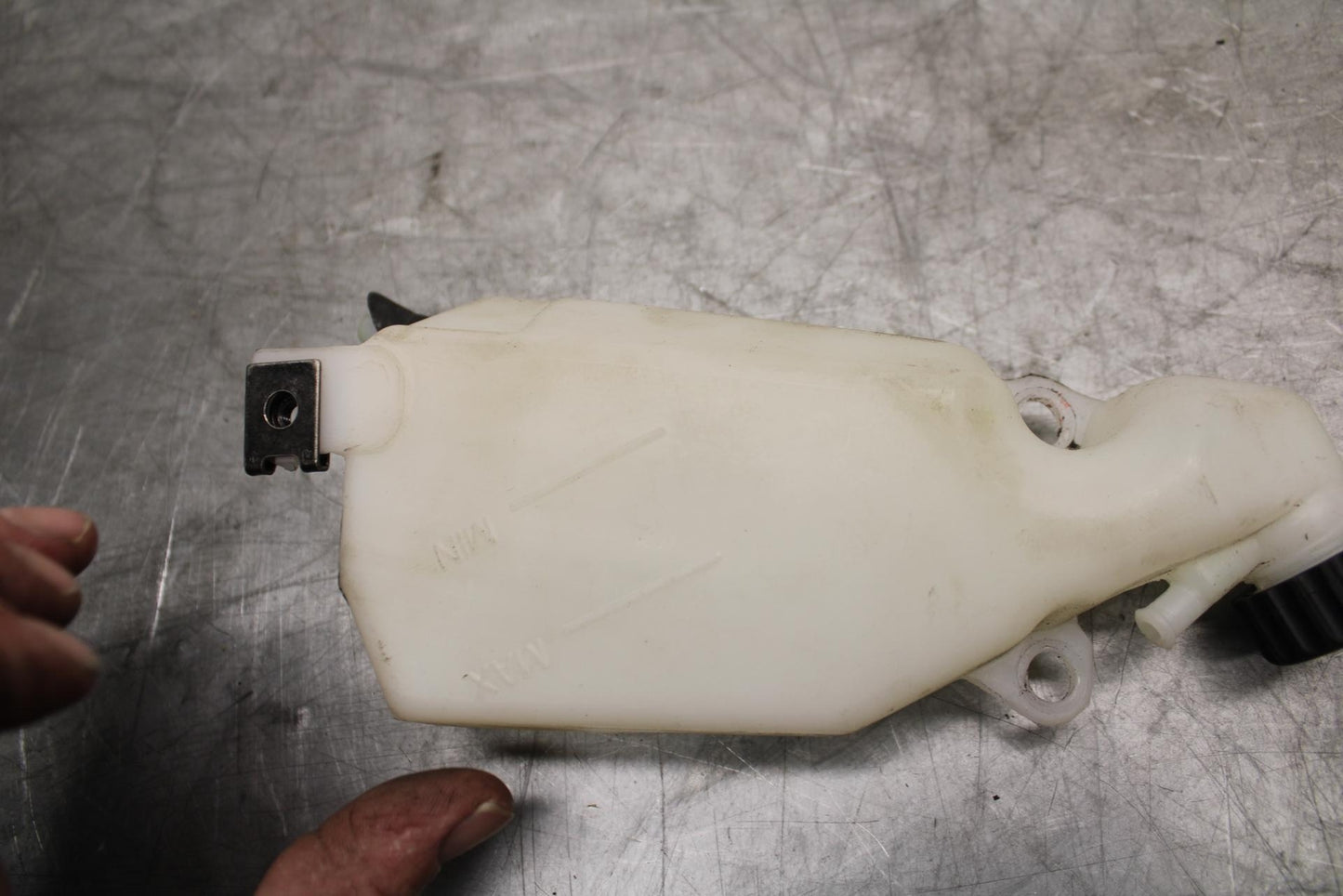 21 HUSQVARNA VITPILEN 401 COOLANT WATER TANK RESERVOIR BOTTLE BB467