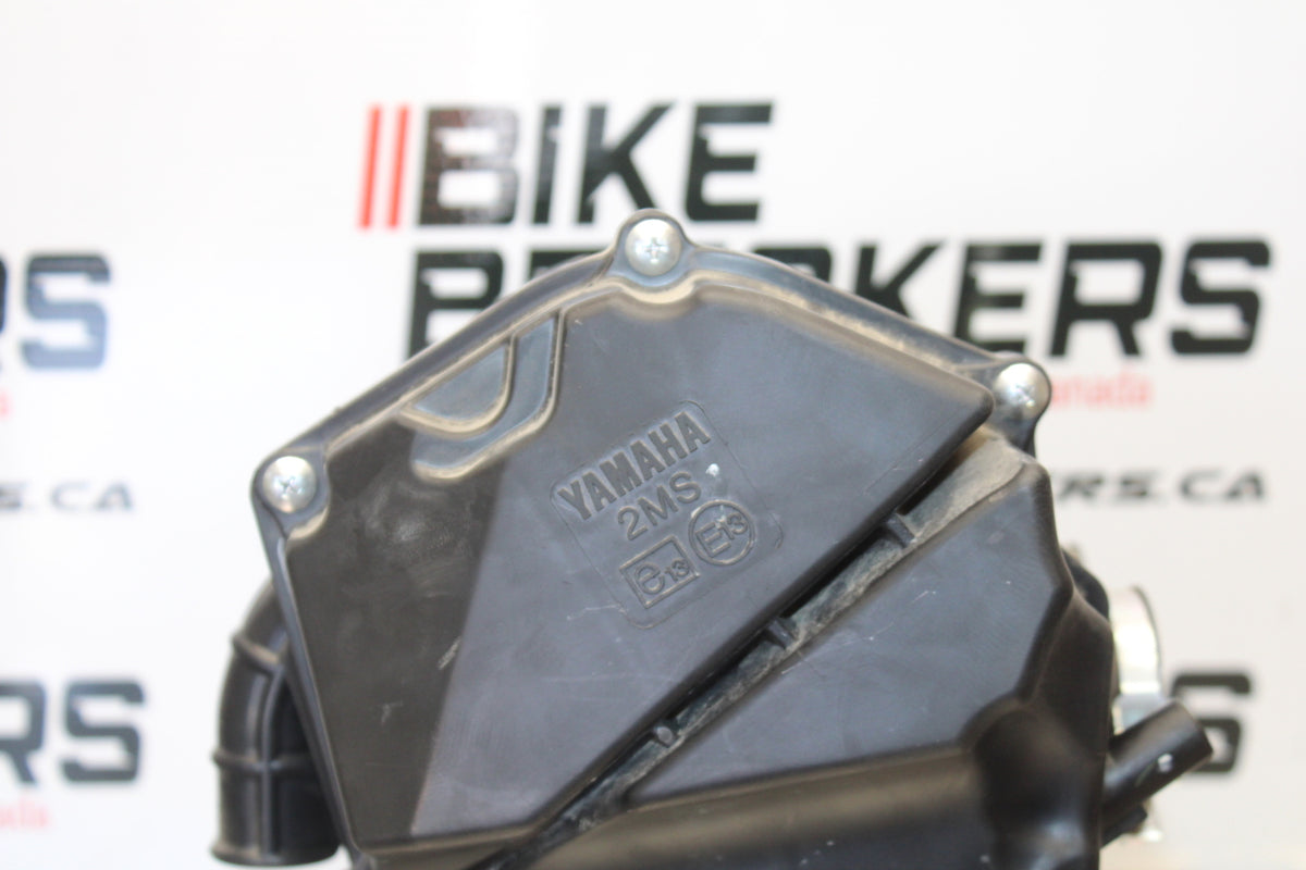 23 YAMAHA YZF R3 AIRBOX AIR INTAKE FILTER BOX BB147