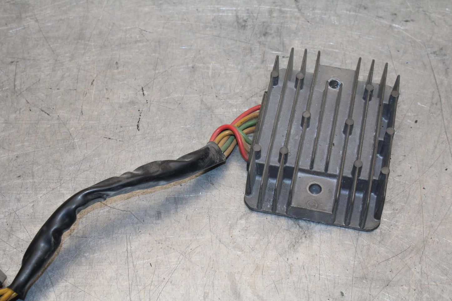 2005 Ducati Monster S2R RECTIFIER VOLTAGE REGULATOR BB557
