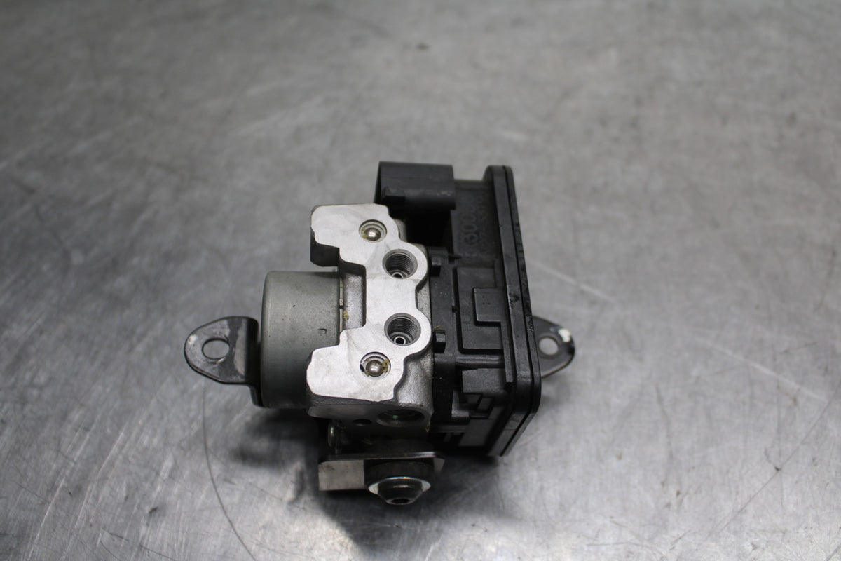 13-17 KAWASAKI NINJA 300 ABS PUMP UNIT MODULE BB128