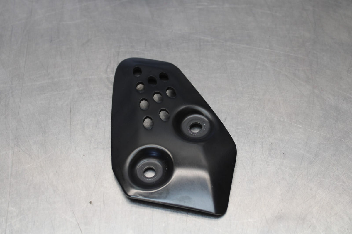 23-24 YAMAHA MT-07 LEFT REARSET REAR SET HEEL GUARD COVER  BB194