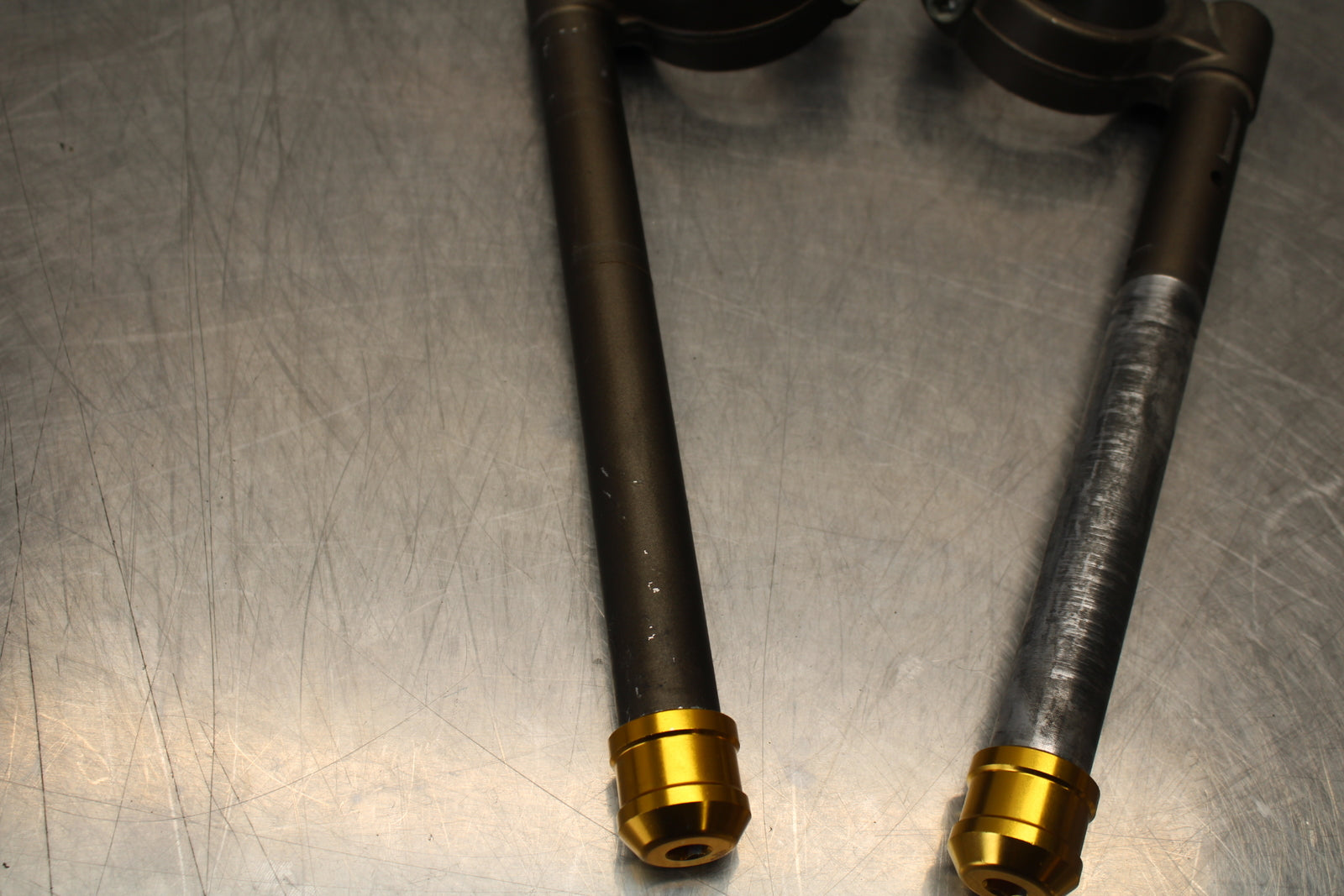 04-05 KAWASAKI NINJA ZX10R LEFT RIGHT CLIP ON ONS HANDLEBARS PAIR SET BB163